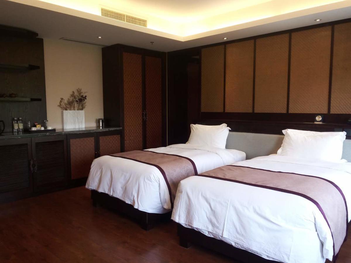 Cloud Luo Ping Hotel Luoping Bagian luar foto